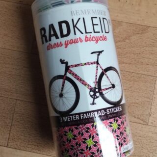 Radkleid Motiv: Claudette skalierte Folie 18 x 300 cm. Hersteller: Remember